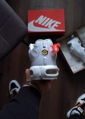 Nike TN premium white